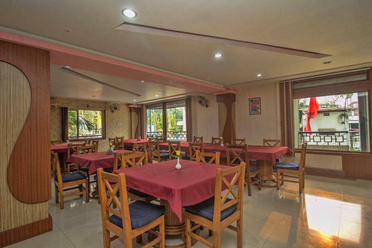 Hotel Nandanik Palace Fālākāta Kültér fotó