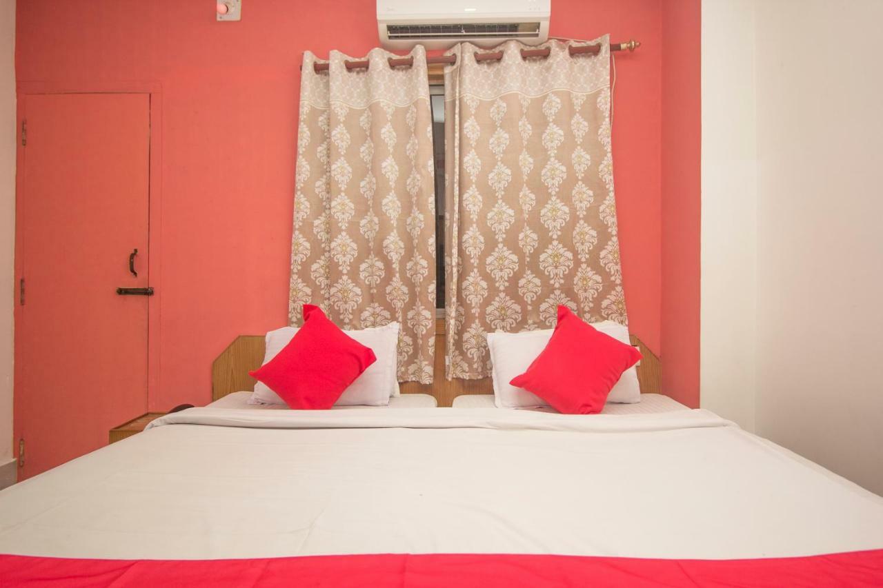 Hotel Nandanik Palace Fālākāta Kültér fotó